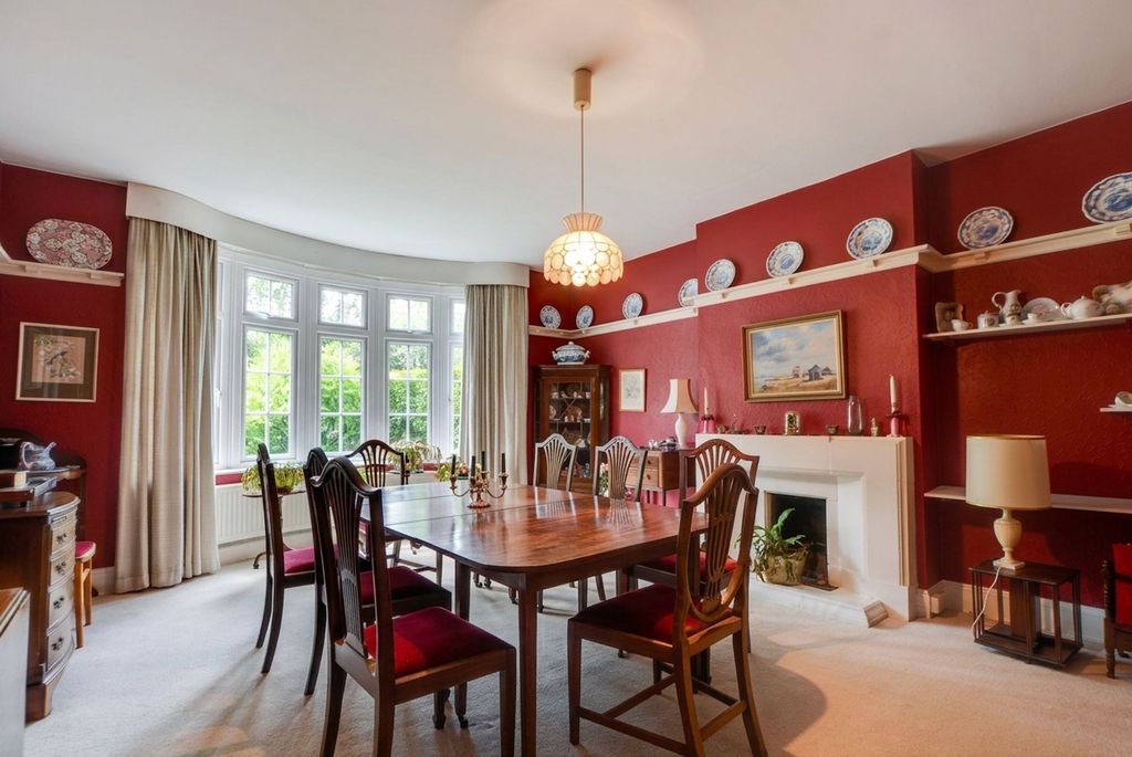 Property photo 3 of 35