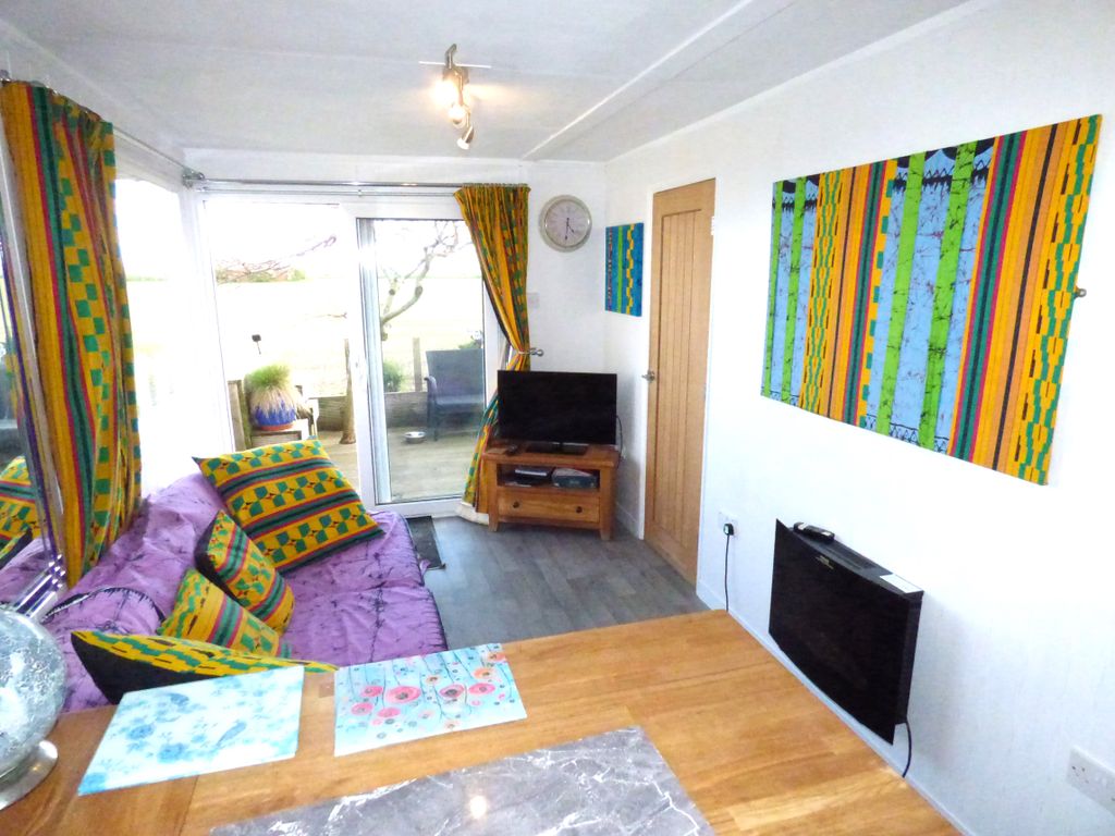 Property photo 3 of 11 Open Plan Lounge/Fitted Kitchen