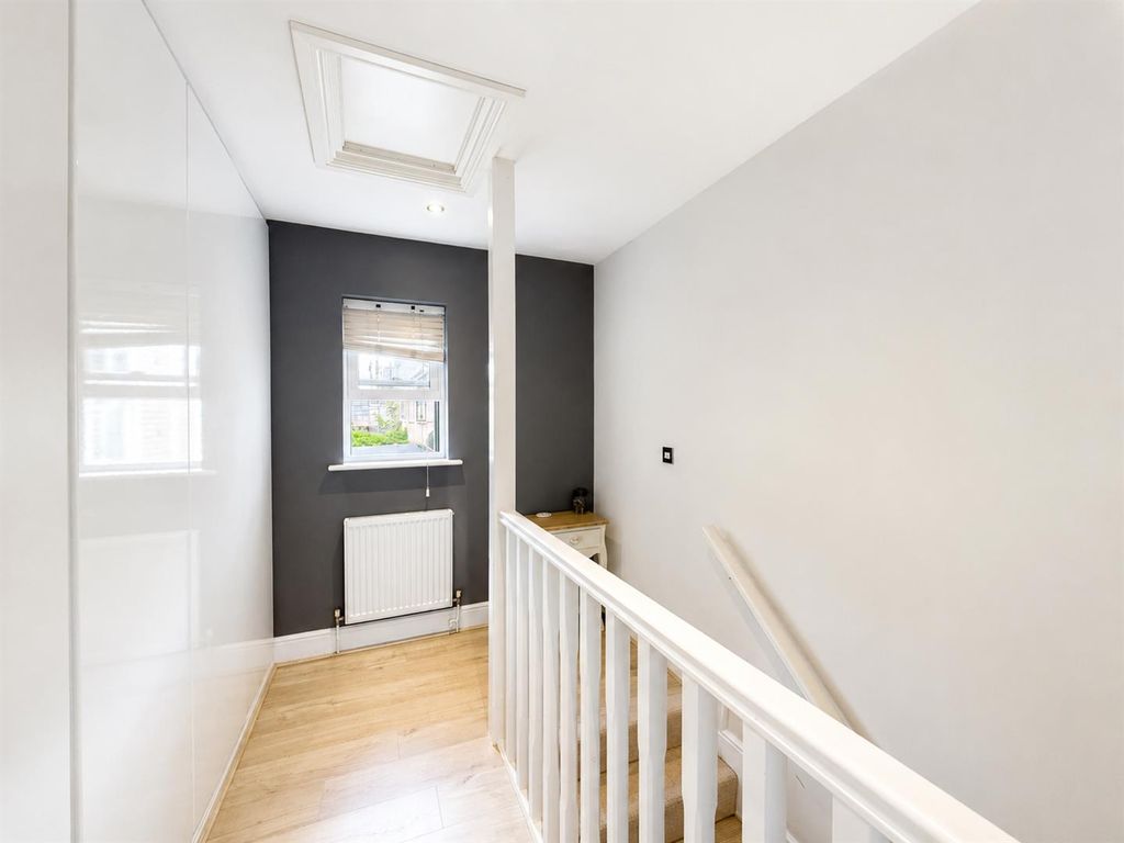 Property photo 2 of 11 Hall.Jpg