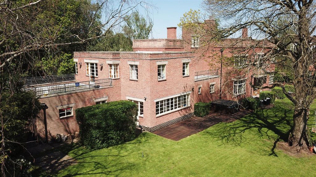 Property photo 1 of 35