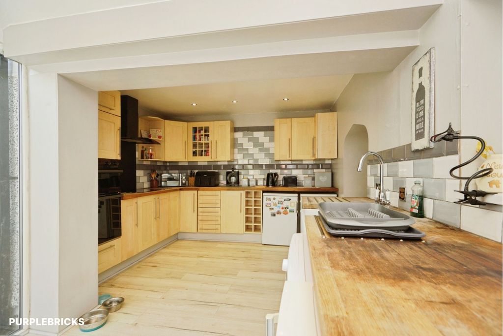 Property photo 3 of 26