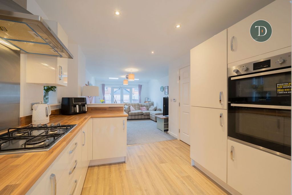 Property photo 3 of 19