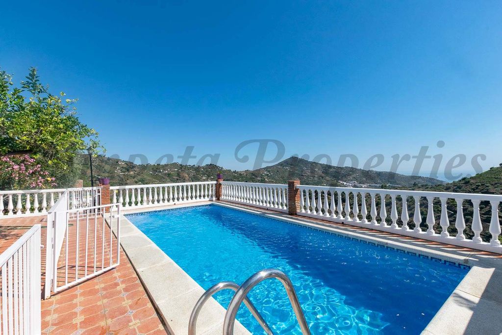 Property photo 3 of 13