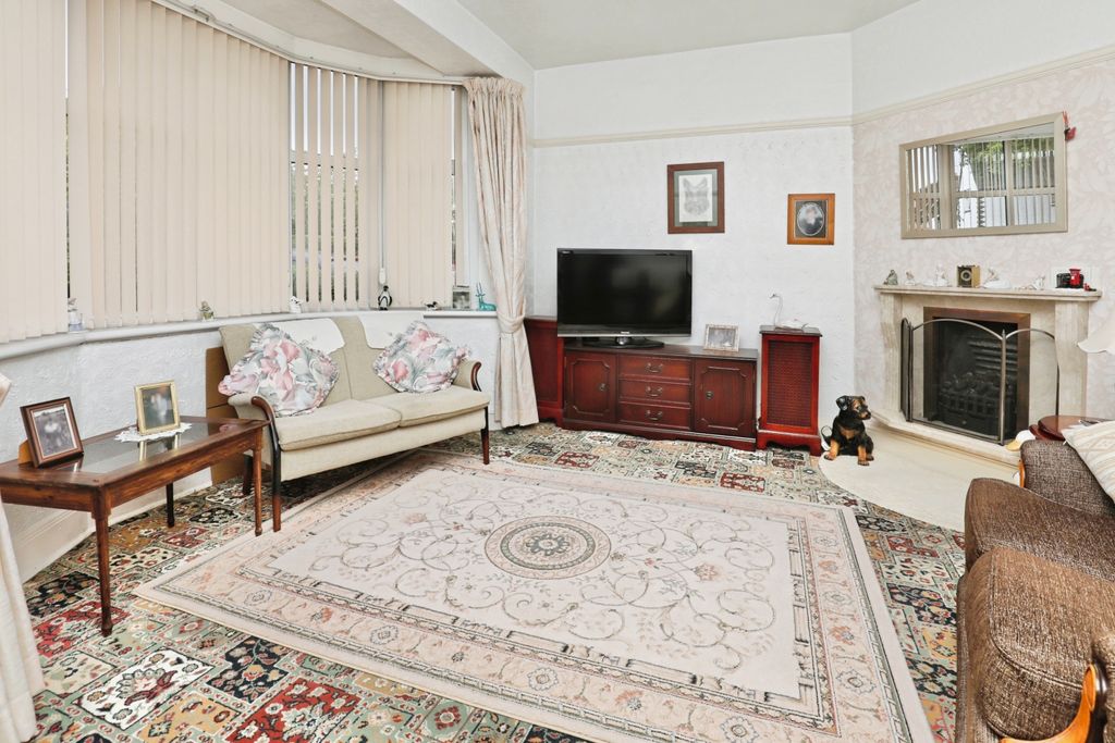 Property photo 2 of 17 1