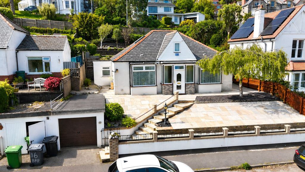 Property photo 1 of 12 1 - Picture No. 17