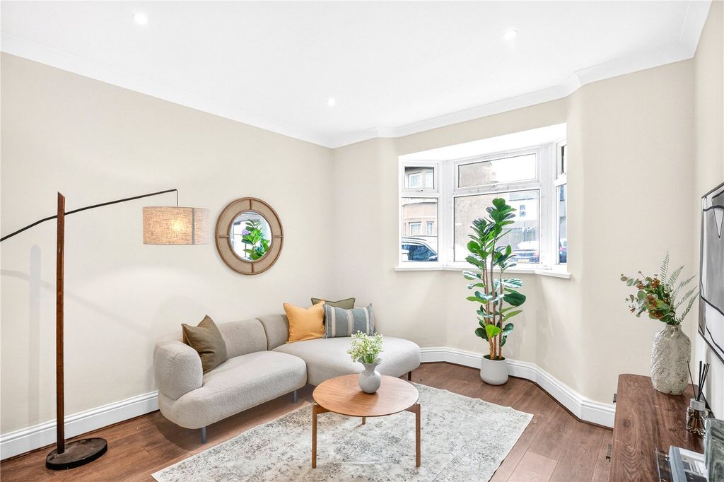 Property photo 3 of 22 Picture No. 02