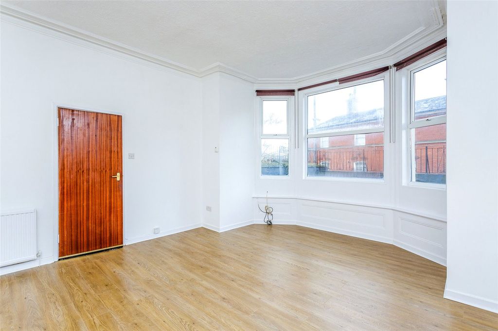 Property photo 1 of 11 4F454141-82A0-415E-B