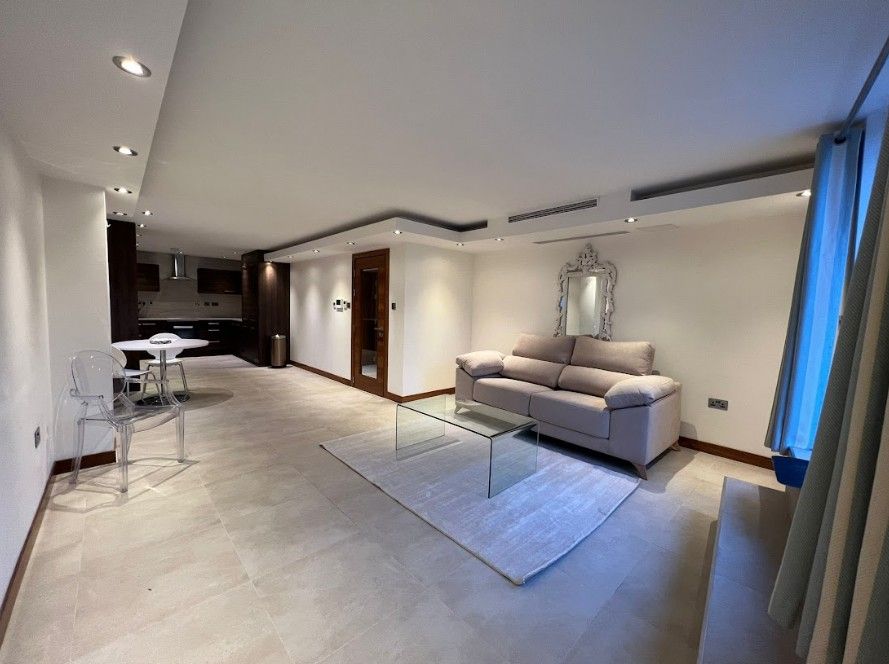 Property photo 3 of 8