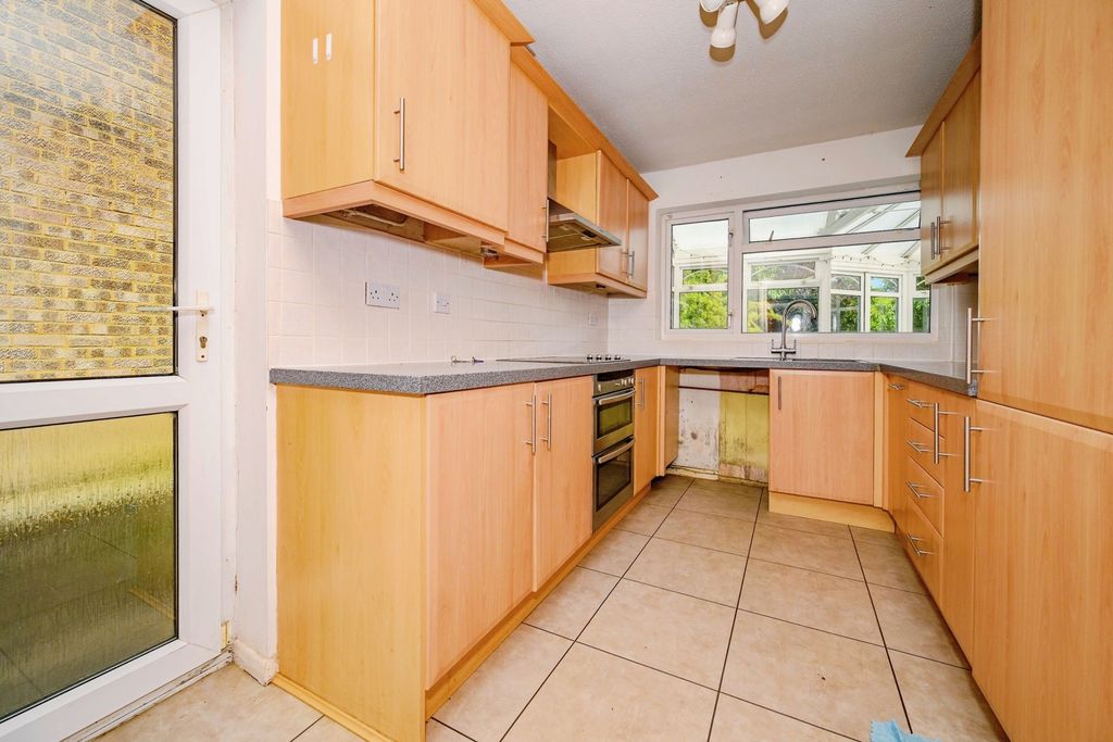 Property photo 3 of 14 Photo