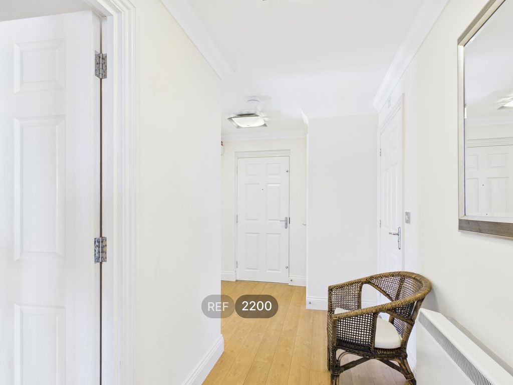 Property photo 2 of 10 Hallway