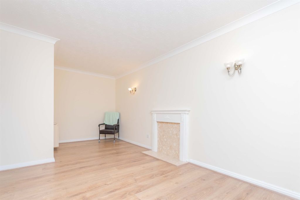 Property photo 3 of 9