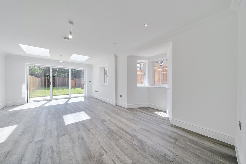 Property photo 3 of 17 Picture No. 20