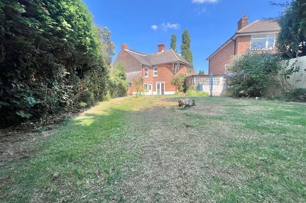 Property photo 2 of 13 Picture No. 26