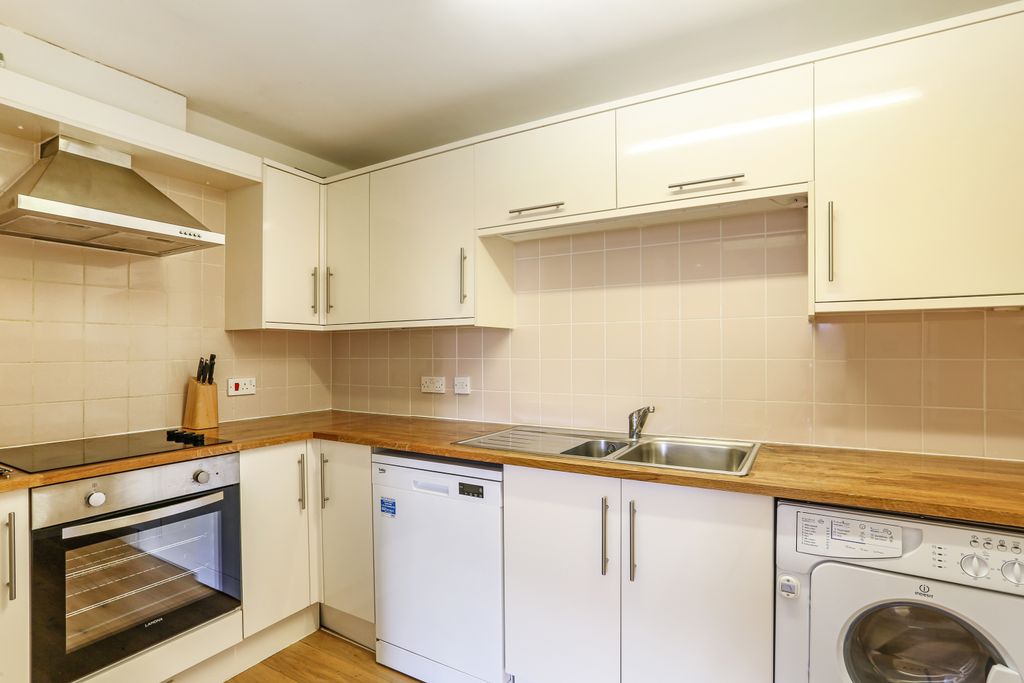 Property photo 2 of 18 8