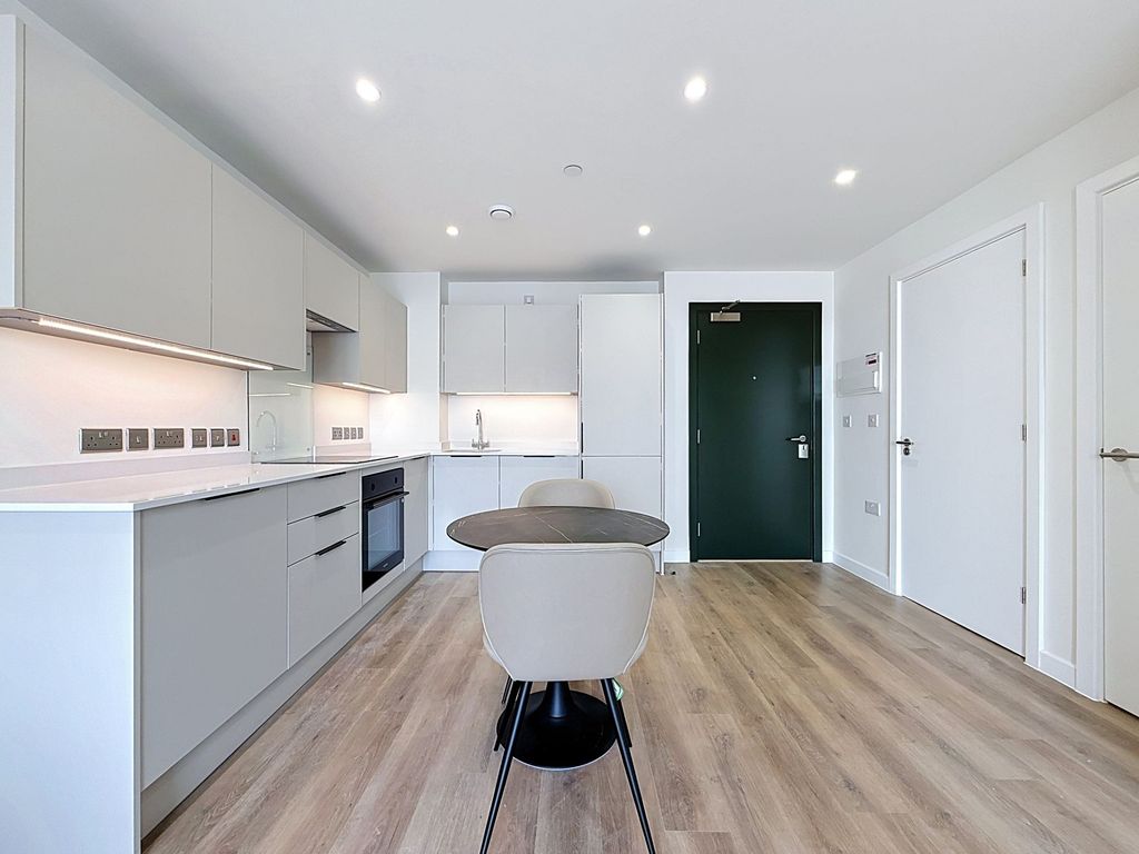 Property photo 2 of 12 Kitchen / Dining Area