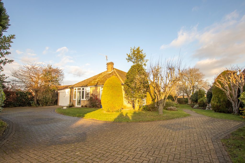 Property photo 1 of 31 4696290