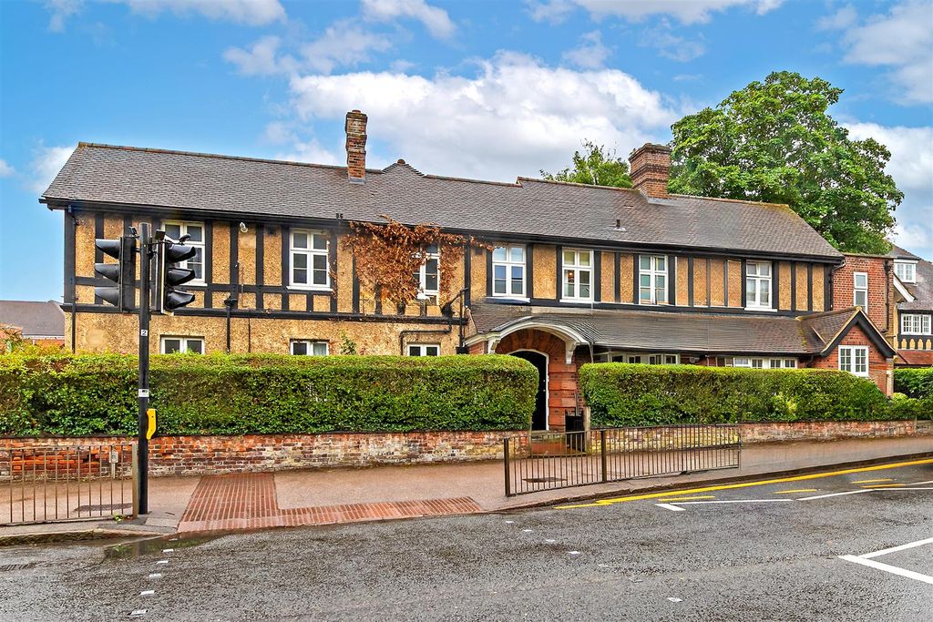 Property photo 1 of 17 4Thornehouse-1.Jpg