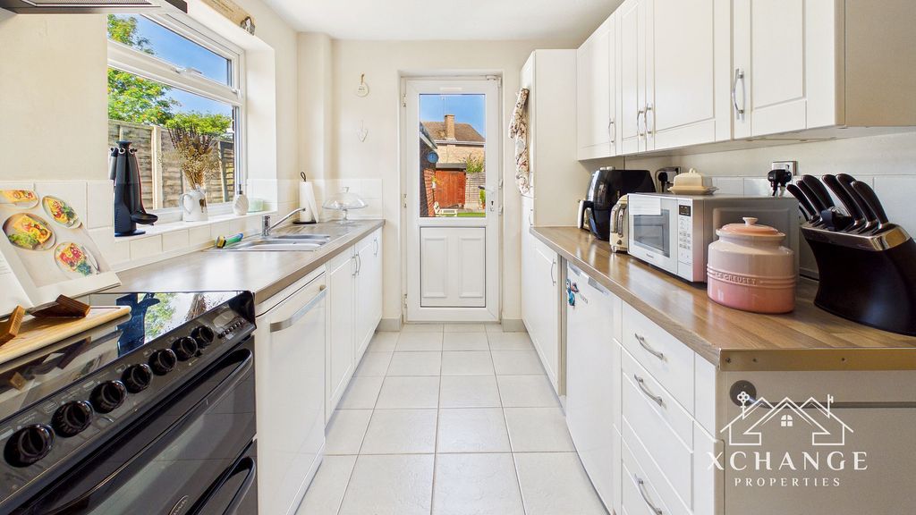 Property photo 3 of 32