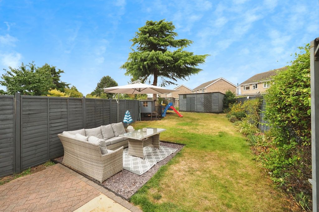 Property photo 2 of 17 Garden