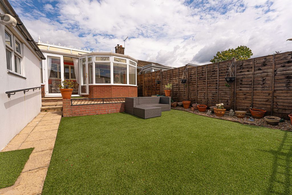 Property photo 2 of 34