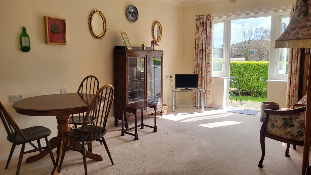 Property photo 3 of 9 Picture 3