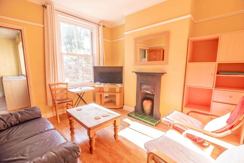 Property photo 3 of 13 Living Room