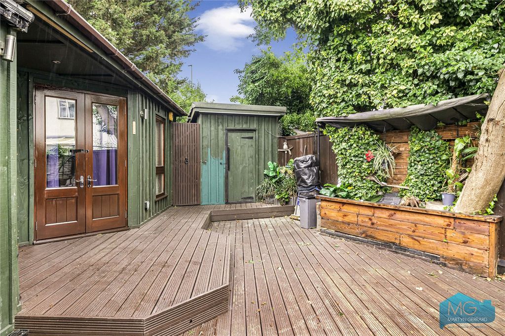 Property photo 2 of 12 Picture No. 32