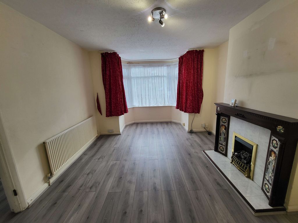 Property photo 3 of 21 Gallery