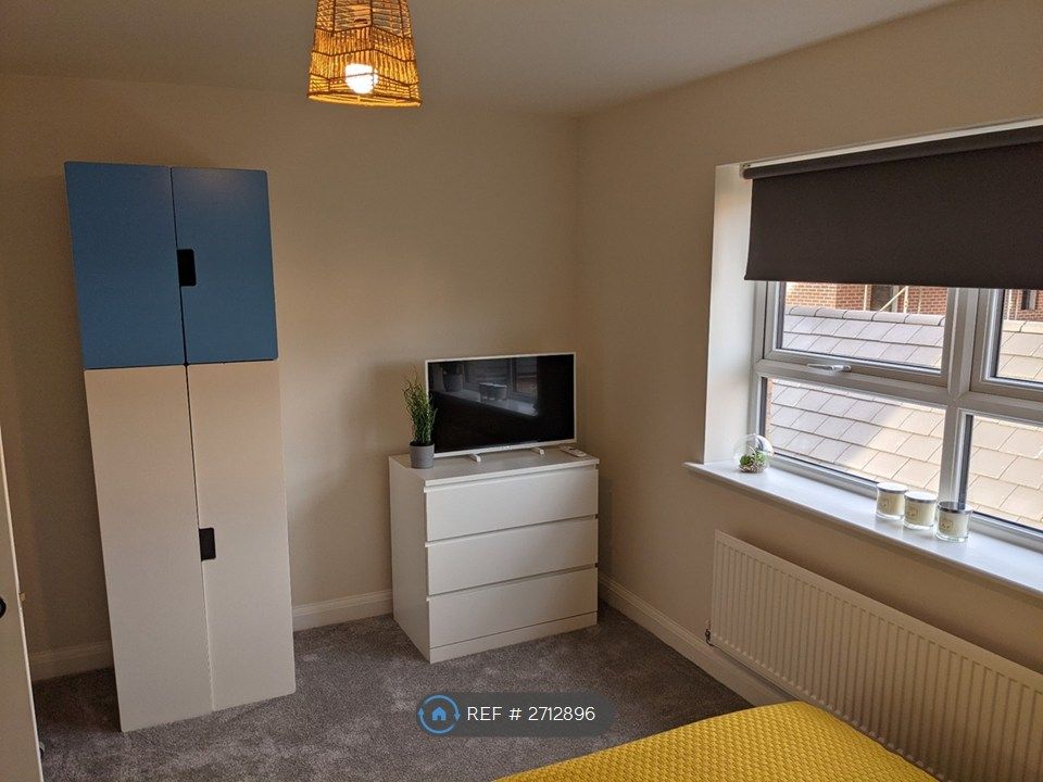 Property photo 3 of 13 Bedroom 1