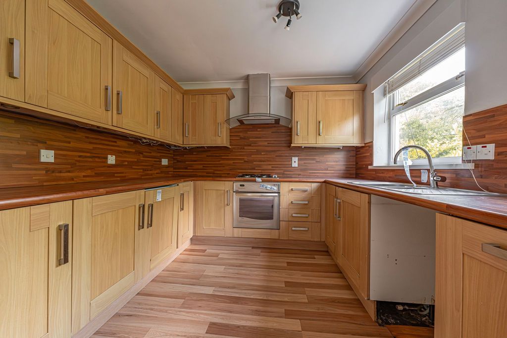 Property photo 2 of 51