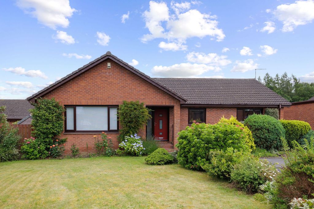 Property photo 1 of 32