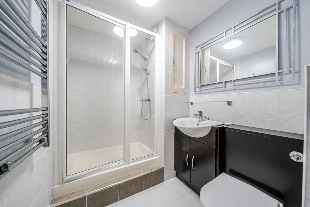 Property photo 3 of 17 1488707-1-6A4Cb95...