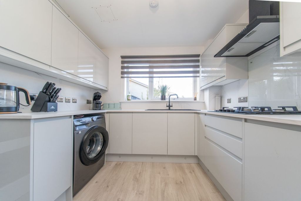 Property photo 2 of 23 Kitchen