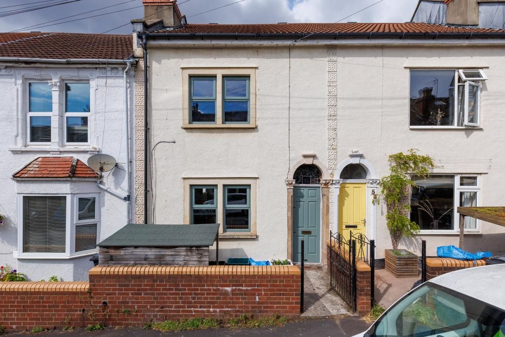 Property photo 2 of 25 51 Colston Road-37.Jpg