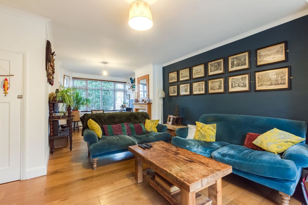 Property photo 2 of 17