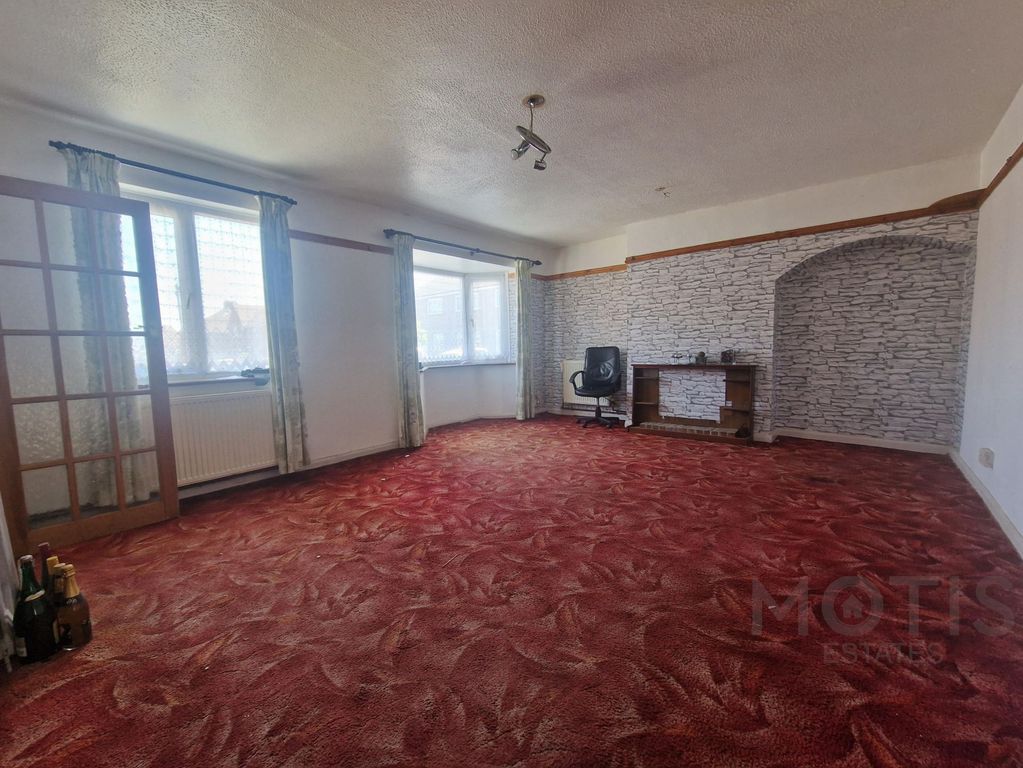 Property photo 3 of 11 Photo 6