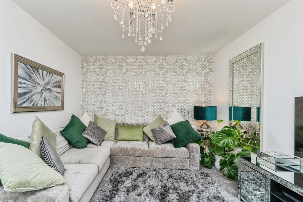 Property photo 2 of 24