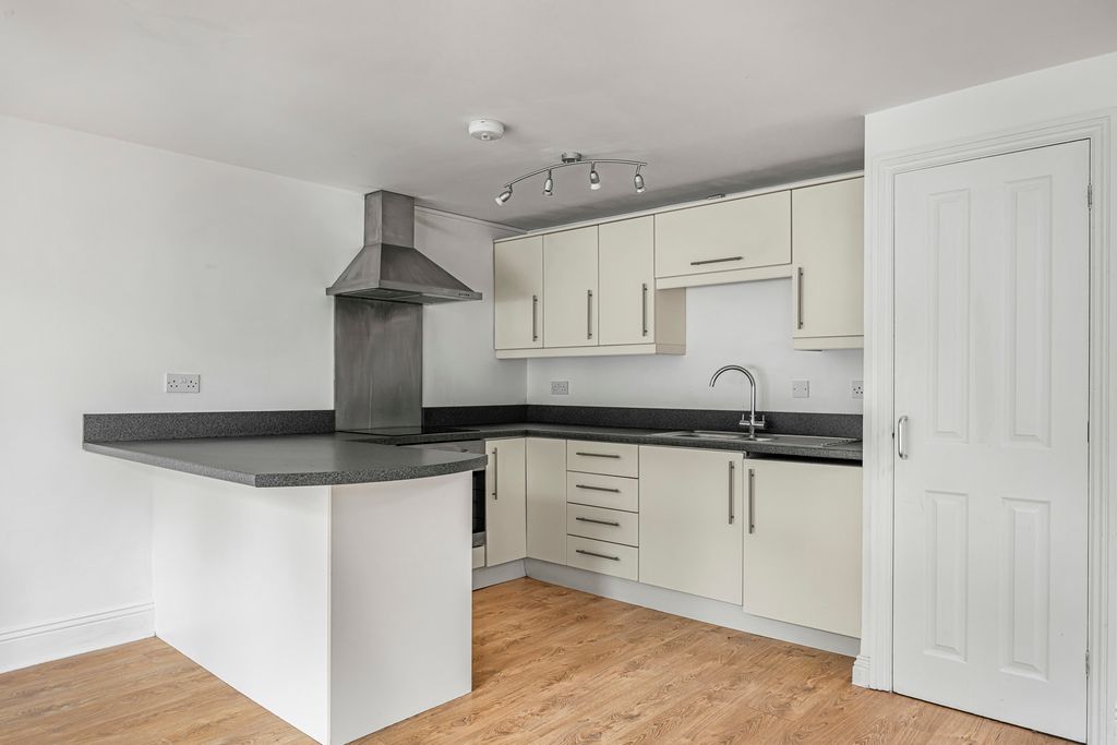 Property photo 2 of 12 14_71230