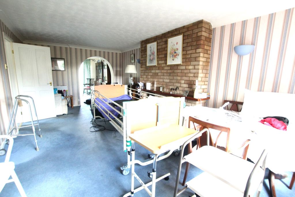 Property photo 2 of 13