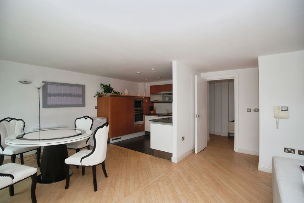 Property photo 3 of 20 Pbox-Img.Jpg