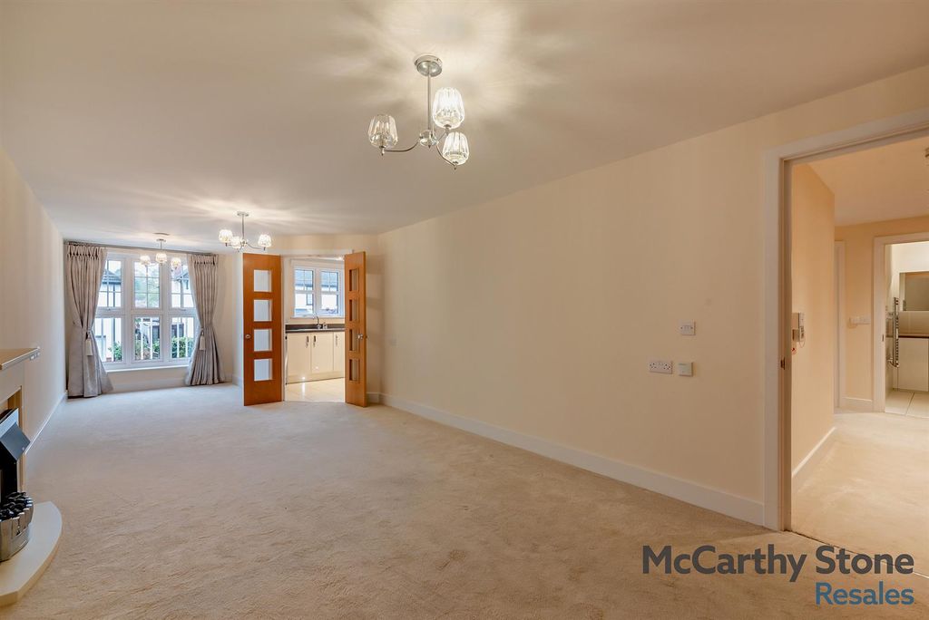 Property photo 2 of 20 8644941-Interior11-800.Jpg