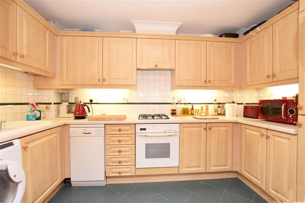 Property photo 2 of 13 Picture No. 15
