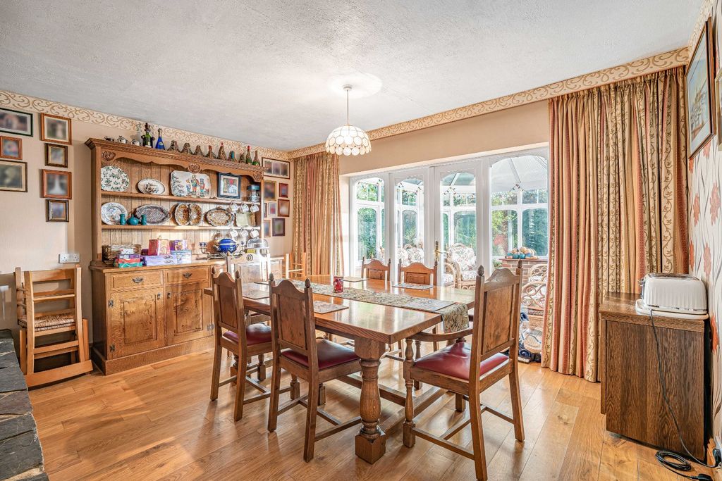 Property photo 2 of 36 Picture No. 09