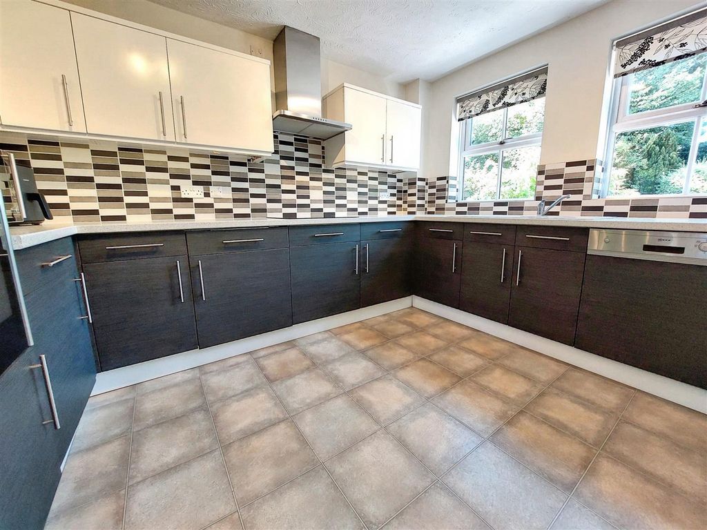 Property photo 2 of 11 7Ba8Fd66-Kitchen.Jpg
