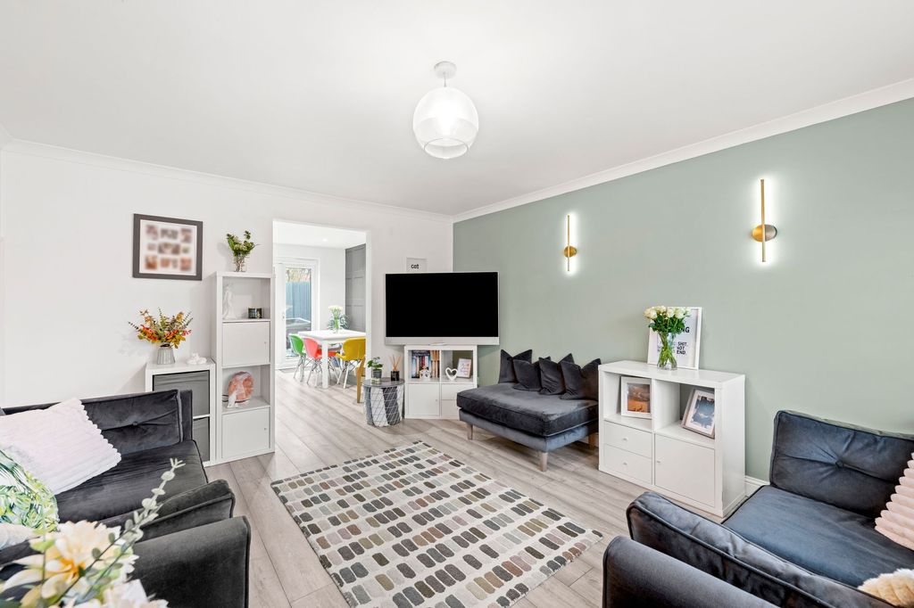 Property photo 2 of 30