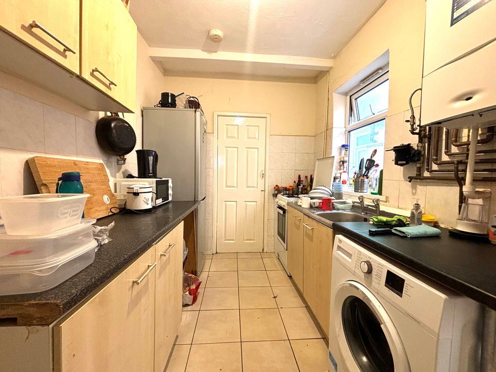 Property photo 3 of 4
