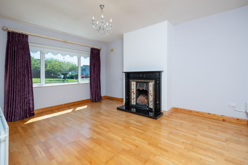 Property photo 3 of 43