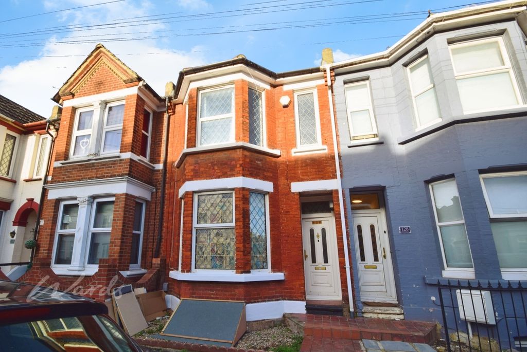 Property photo 1 of 9 Balmoral Front