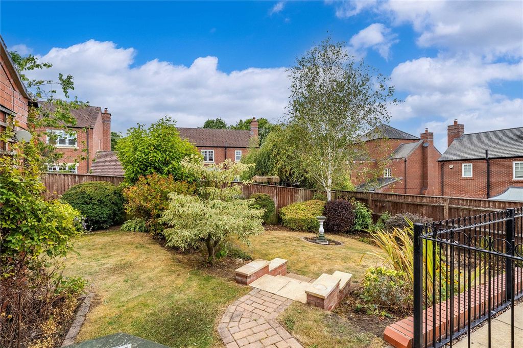 Property photo 2 of 44 Picture No. 23