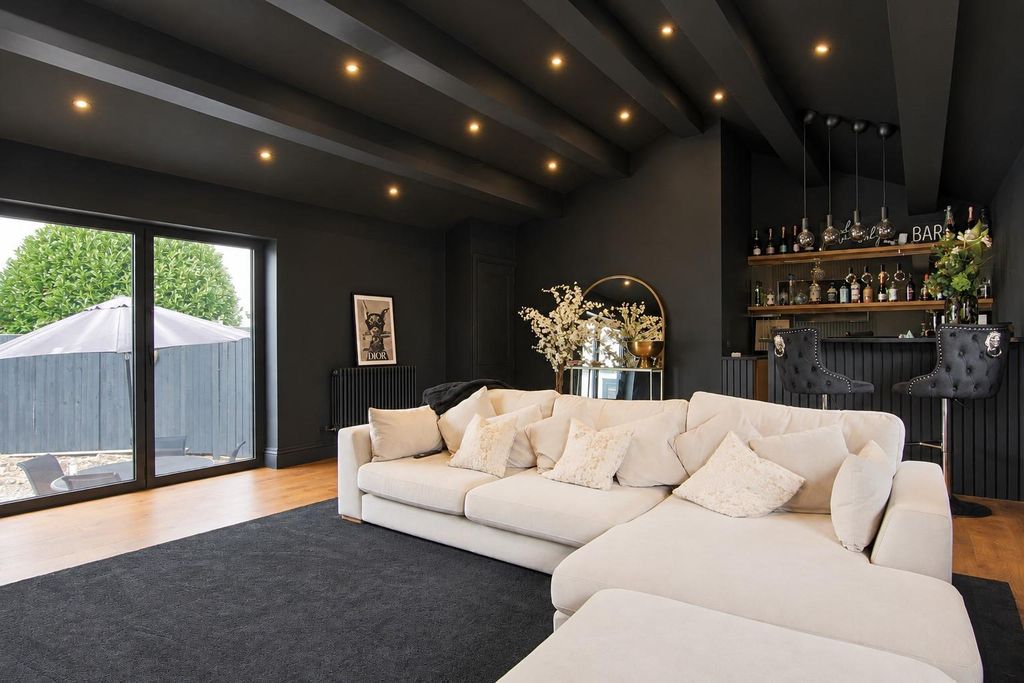 Property photo 3 of 31 Cinema / Family Room